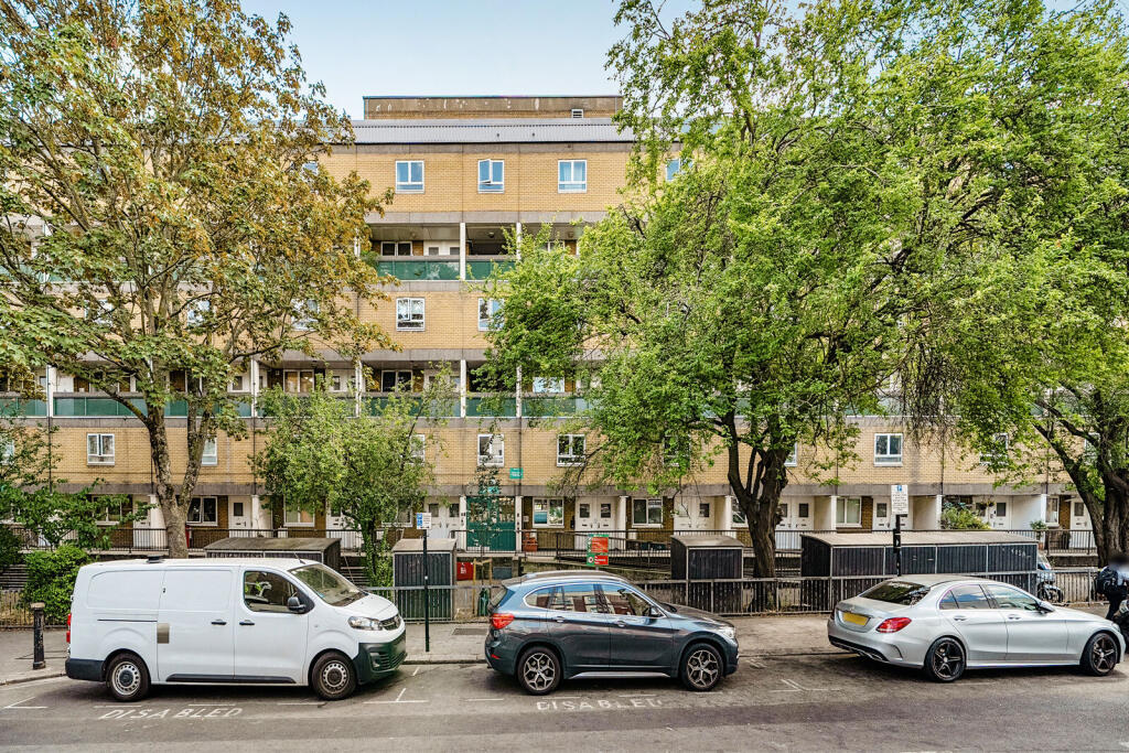 2 bed 1st Floor Flat for rent in Camden Town. From Foxtons - Camden