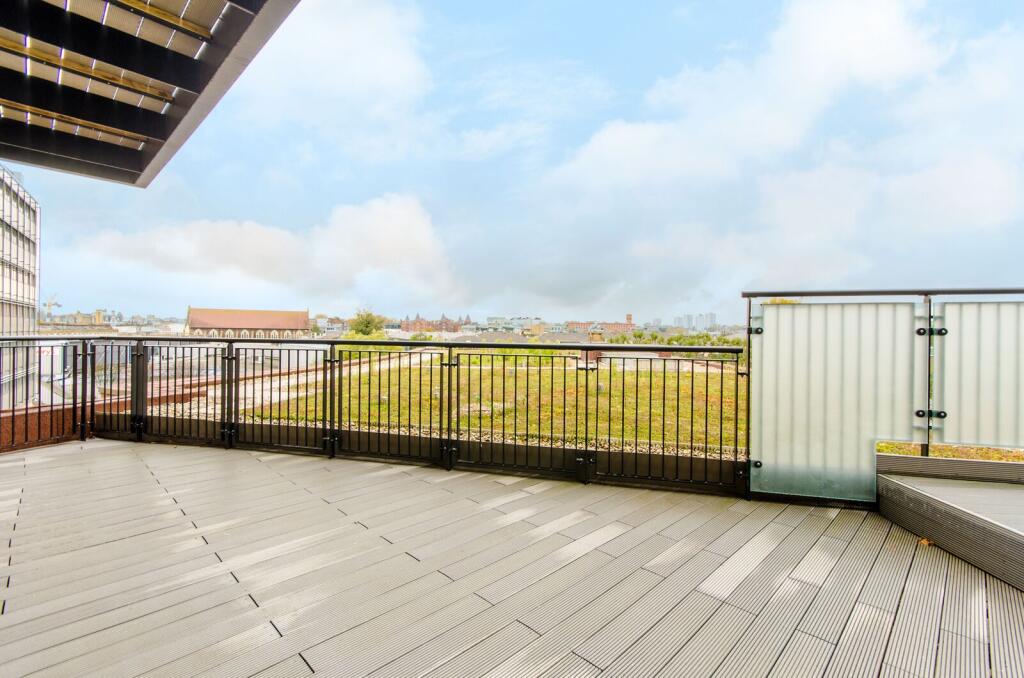 3 bed 1st Floor Flat for rent in Camden Town. From Foxtons - Camden