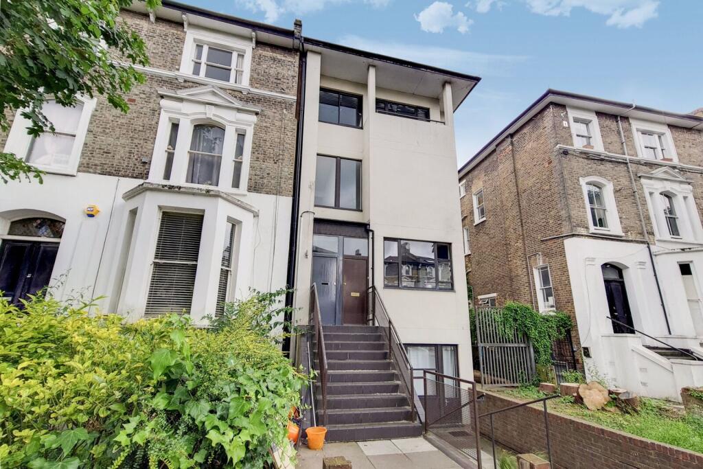 4 bed 1st Floor Flat for rent in Camden Town. From Foxtons - Camden
