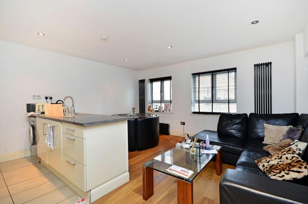 1 bed 1st Floor Flat for rent in London. From Foxtons - Camden