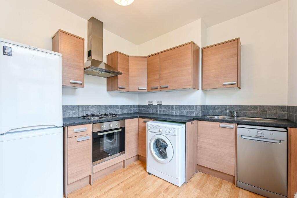2 bed 1st Floor Flat for rent in London. From Foxtons - Camden