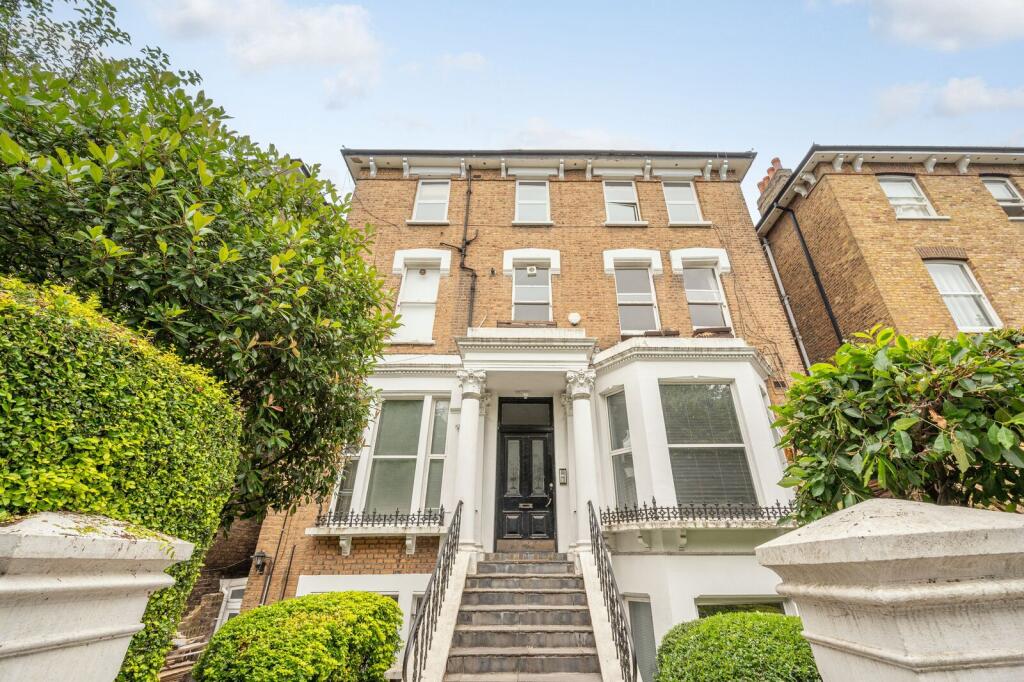 2 bed 1st Floor Flat for rent in Hampstead. From Foxtons - Camden