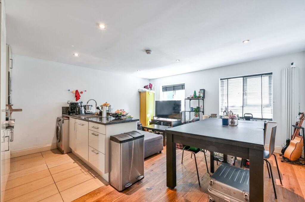 1 bed 1st Floor Flat for rent in London. From Foxtons - Camden
