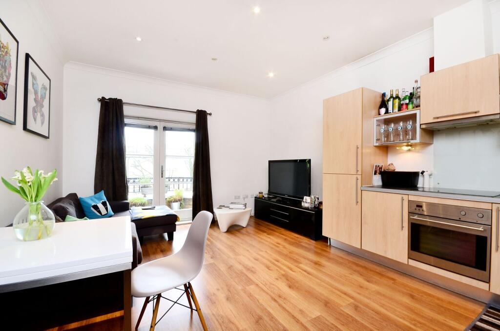 2 bed 1st Floor Flat for rent in Camden Town. From Foxtons - Camden