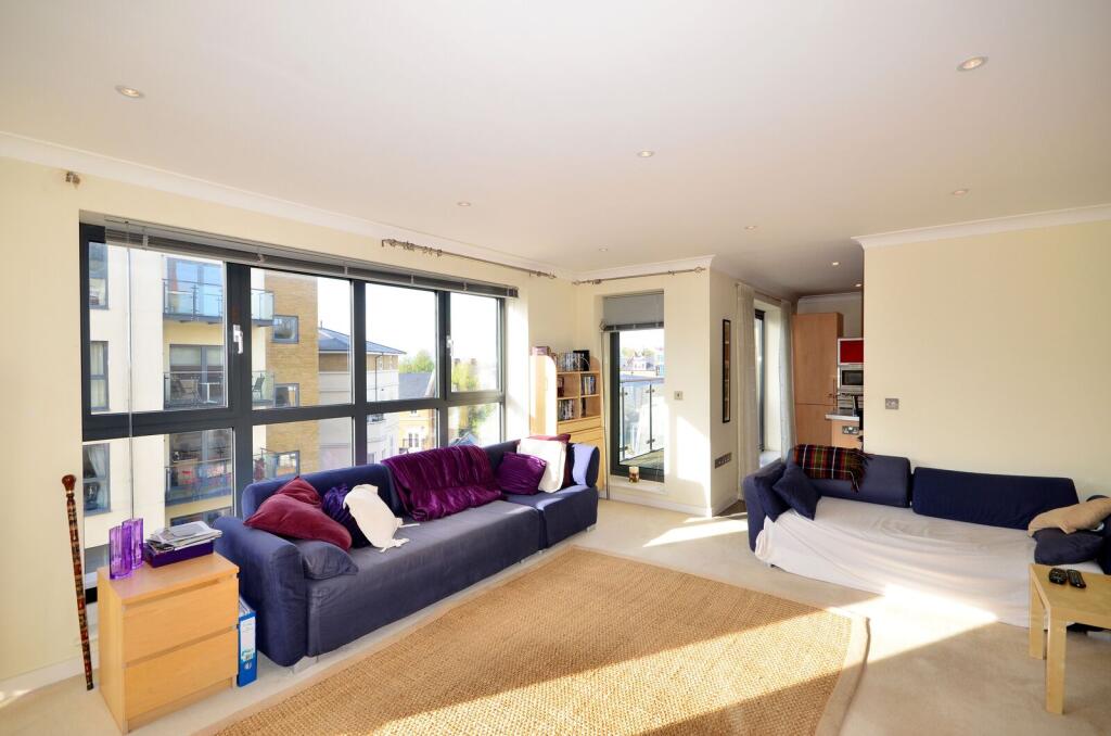 2 bed 1st Floor Flat for rent in London. From Foxtons - Camden