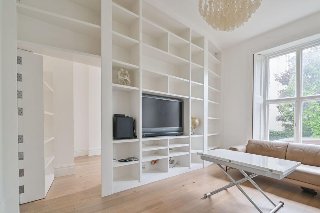 2 bed 1st Floor Flat for rent in Camden Town. From Foxtons - Camden