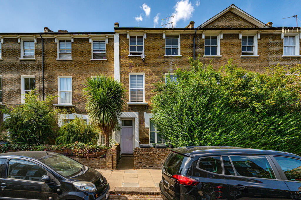 3 bed 1st Floor Flat for rent in Camden Town. From Foxtons - Camden 3 bed 1st Floor Flat for rent in Camden Town. From Foxtons - Camden