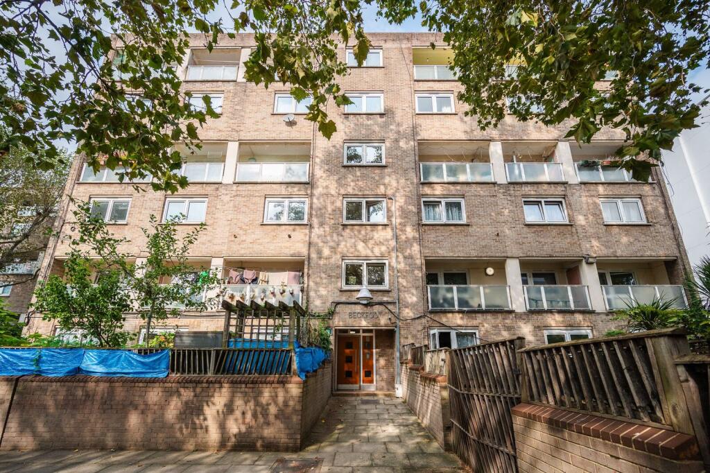 3 bed 1st Floor Flat for rent in London. From Foxtons - Camden