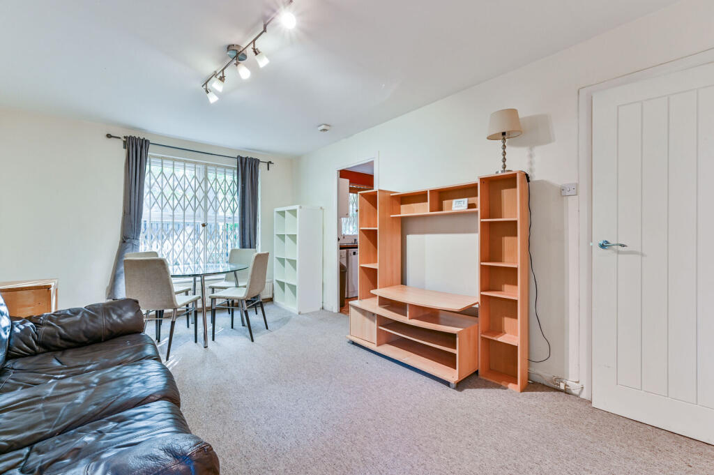 2 bed 1st Floor Flat for rent in London. From Foxtons - Camden