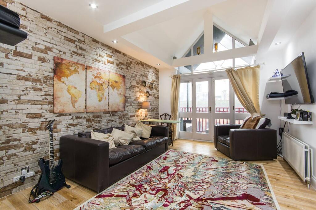 1 bed 1st Floor Flat for rent in London. From Foxtons - Canary Wharf