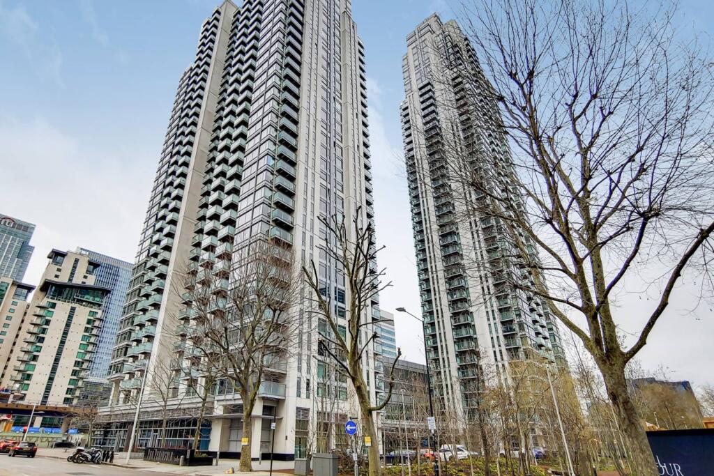 2 bed 1st Floor Flat for rent in London. From Foxtons - Canary Wharf