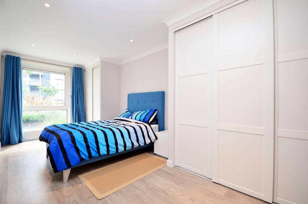 2 bed 1st Floor Flat for rent in London. From Foxtons - Canary Wharf 2 bed 1st Floor Flat for rent in London. From Foxtons - Canary Wharf