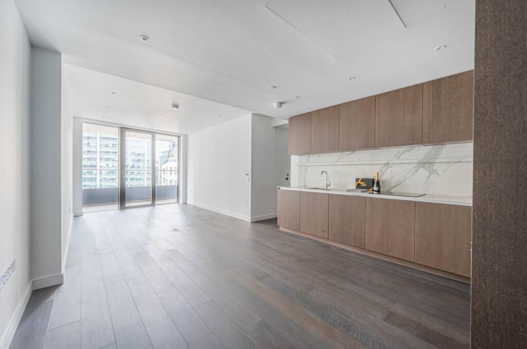 1 bed 1st Floor Flat for rent in London. From Foxtons - Canary Wharf