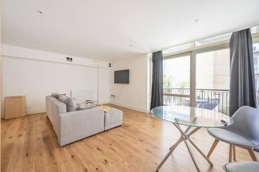 2 bed 1st Floor Flat for rent in London. From Foxtons - Canary Wharf