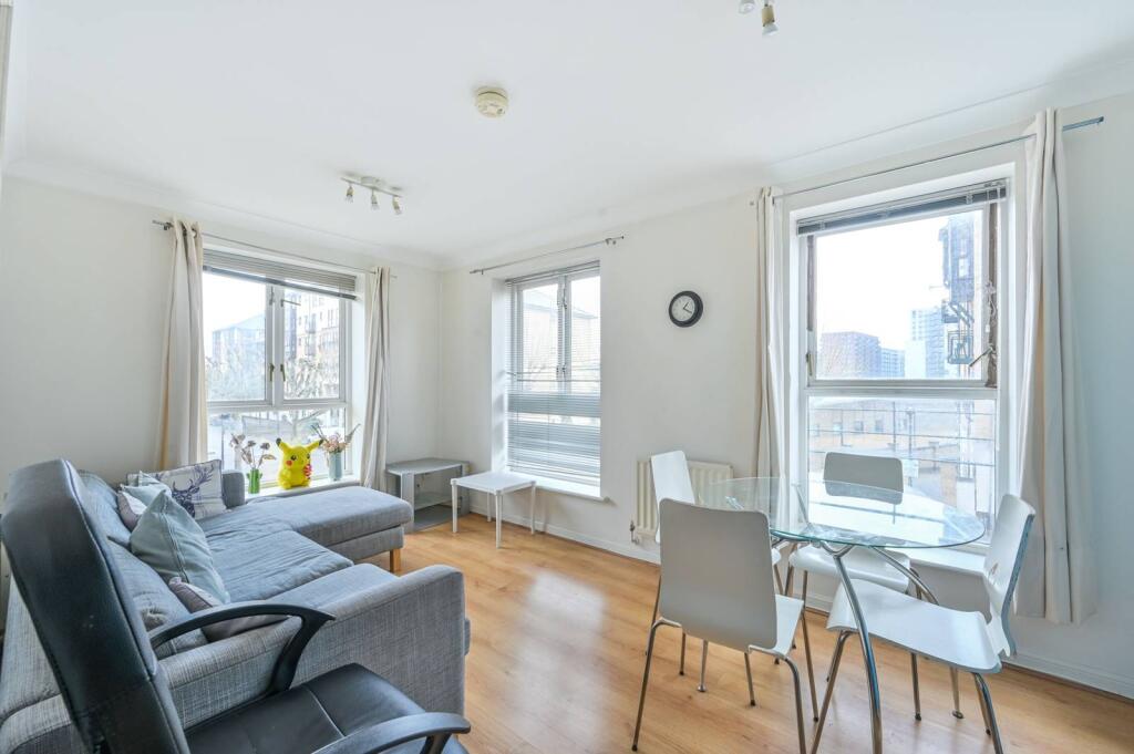 2 bed 1st Floor Flat for rent in London. From Foxtons - Canary Wharf