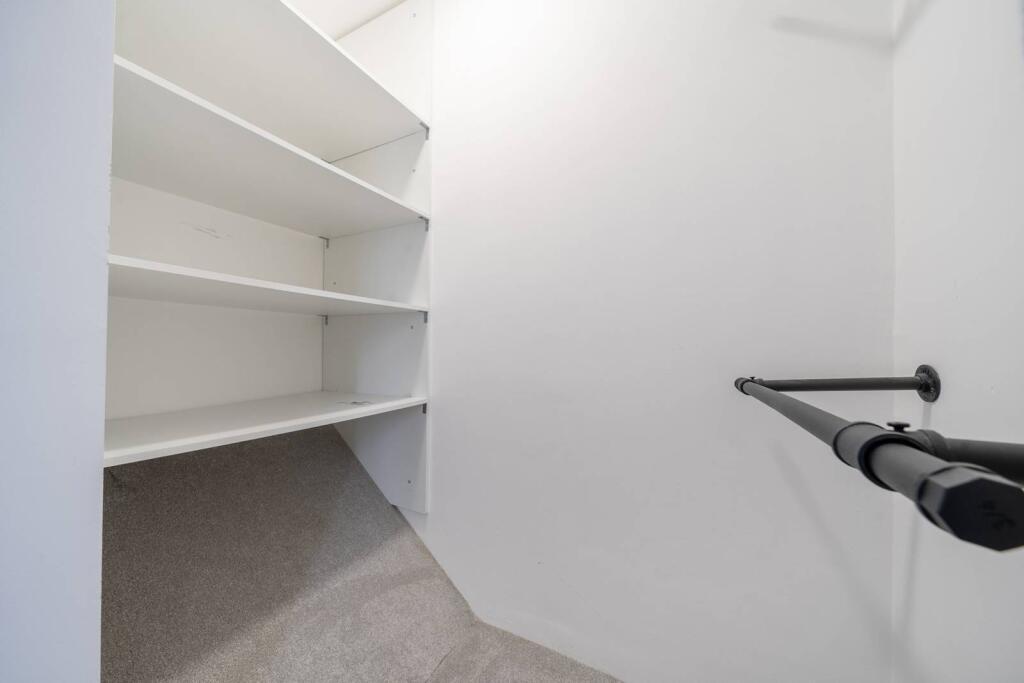 3 bed Detached for rent in London. From Foxtons - Canary Wharf