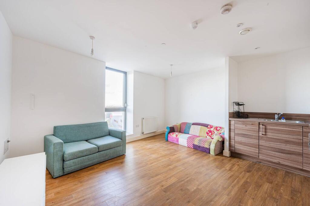 1 bed 1st Floor Flat for rent in London. From Foxtons - Canary Wharf