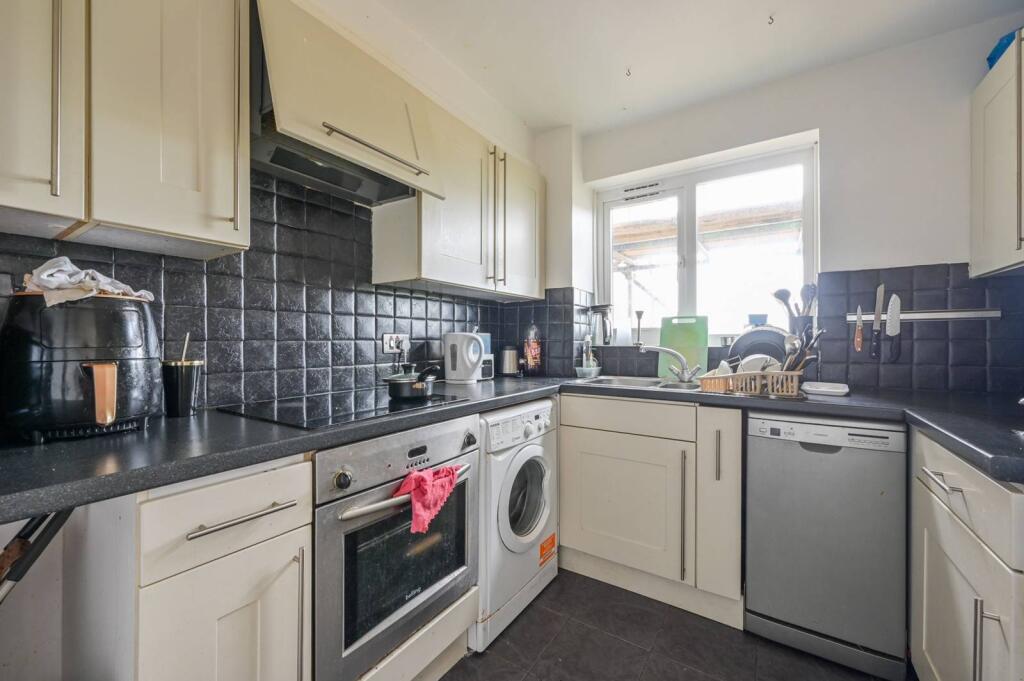 2 bed 1st Floor Flat for rent in London. From Foxtons - Canary Wharf 2 bed 1st Floor Flat for rent in London. From Foxtons - Canary Wharf
