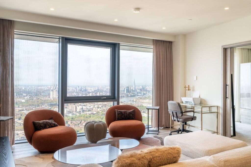 3 bed 1st Floor Flat for rent in Poplar. From Foxtons - Canary Wharf 3 bed 1st Floor Flat for rent in Poplar. From Foxtons - Canary Wharf