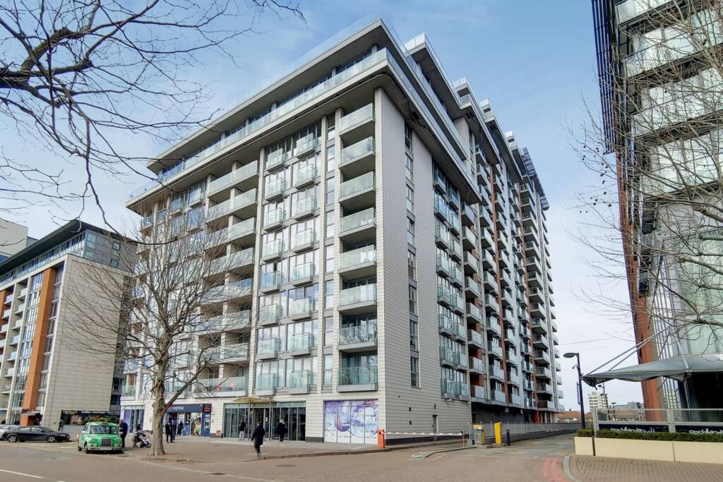 1 bed 1st Floor Flat for rent in Poplar. From Foxtons - Canary Wharf