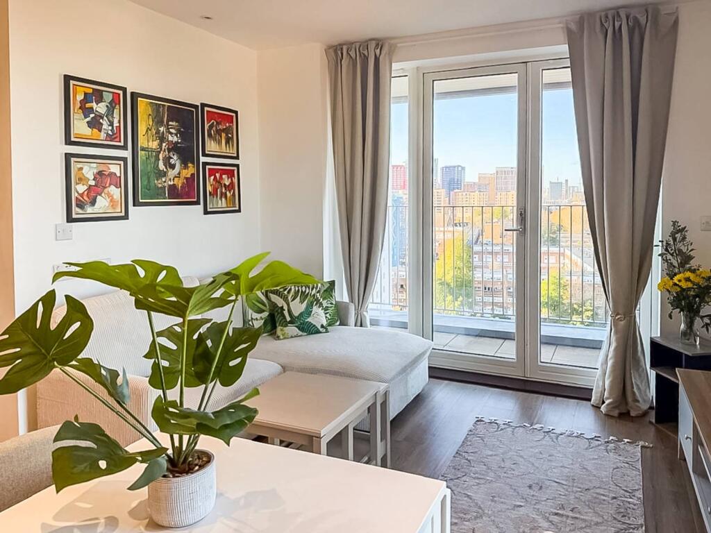 2 bed 1st Floor Flat for rent in London. From Foxtons - Canary Wharf