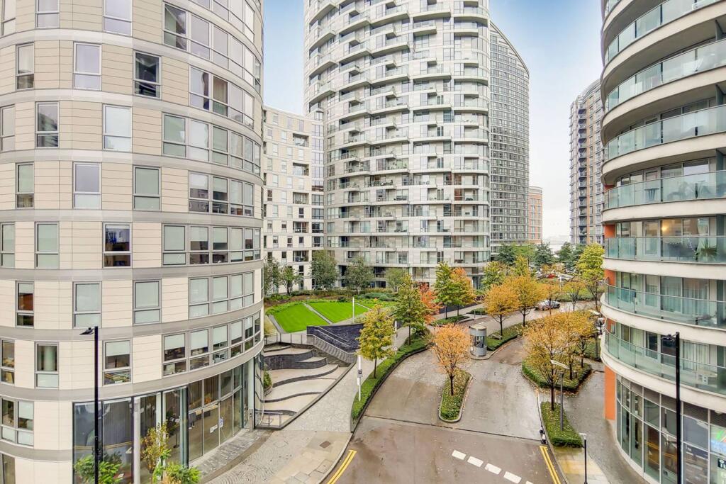 2 bed 1st Floor Flat for rent in London. From Foxtons - Canary Wharf
