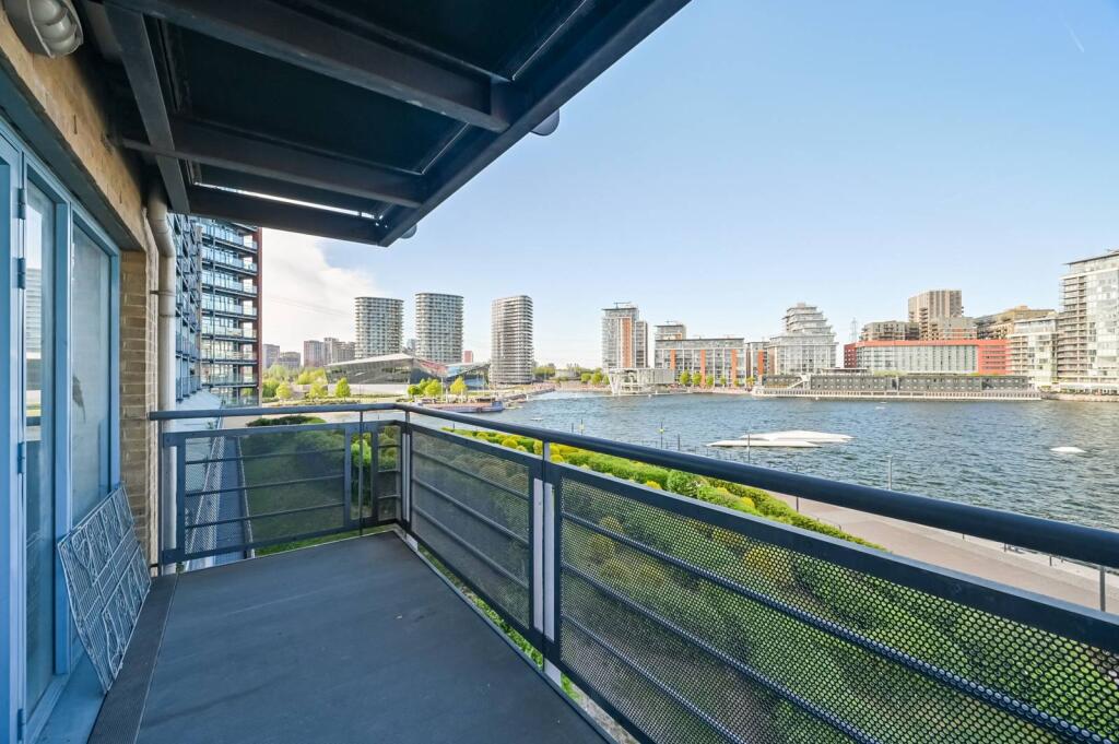 2 bed 1st Floor Flat for rent in Poplar. From Foxtons - Canary Wharf