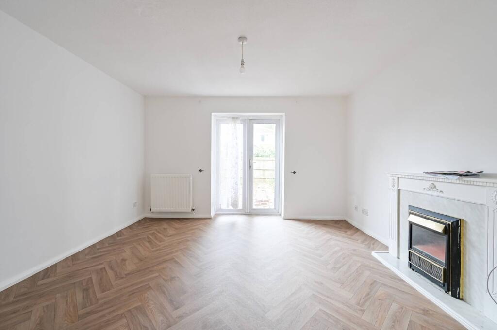 2 bed Detached for rent in London. From Foxtons - Canary Wharf