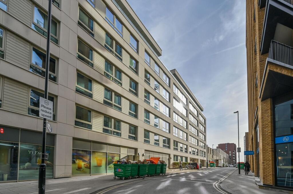 2 bed 1st Floor Flat for rent in London. From Foxtons - Canary Wharf