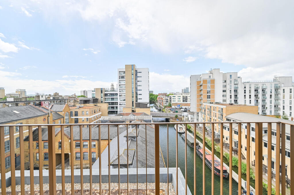 2 bed 1st Floor Flat for rent in London. From Foxtons - Canary Wharf