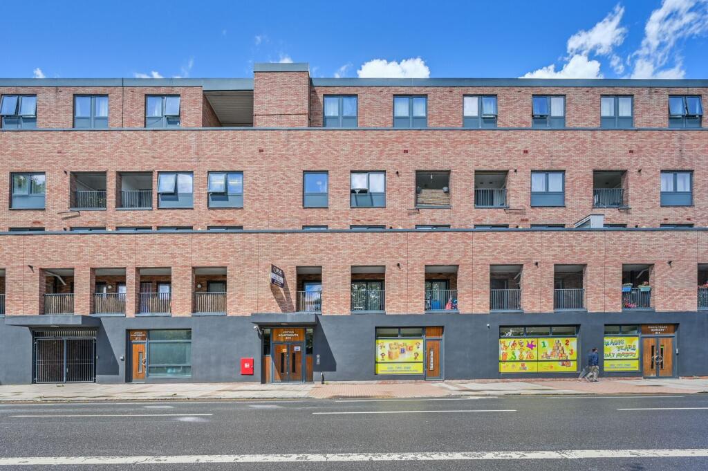 1 bed 1st Floor Flat for rent in London. From Foxtons - Canary Wharf