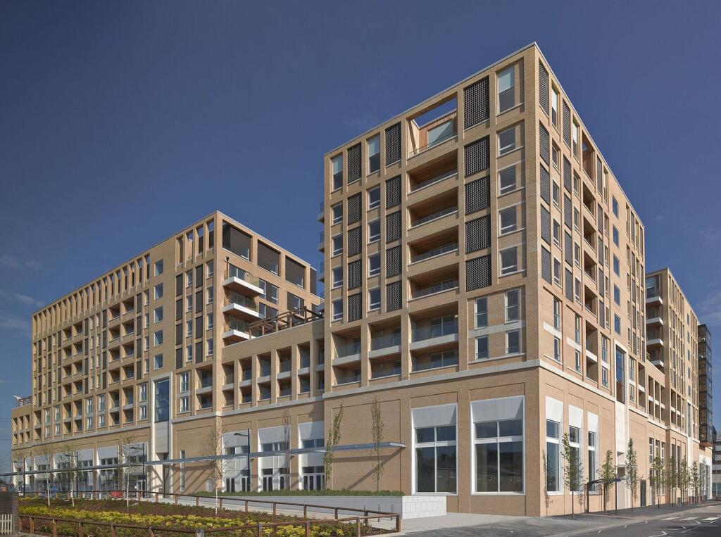 2 bed 1st Floor Flat for rent in Poplar. From Foxtons - Canary Wharf