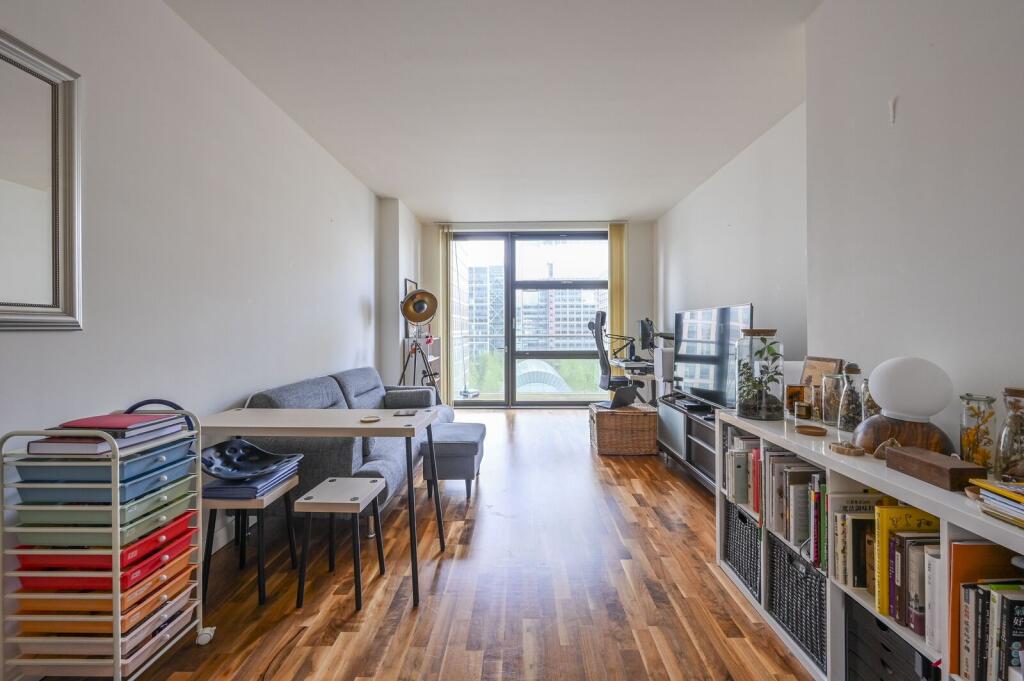 1 bed 1st Floor Flat for rent in London. From Foxtons - Canary Wharf