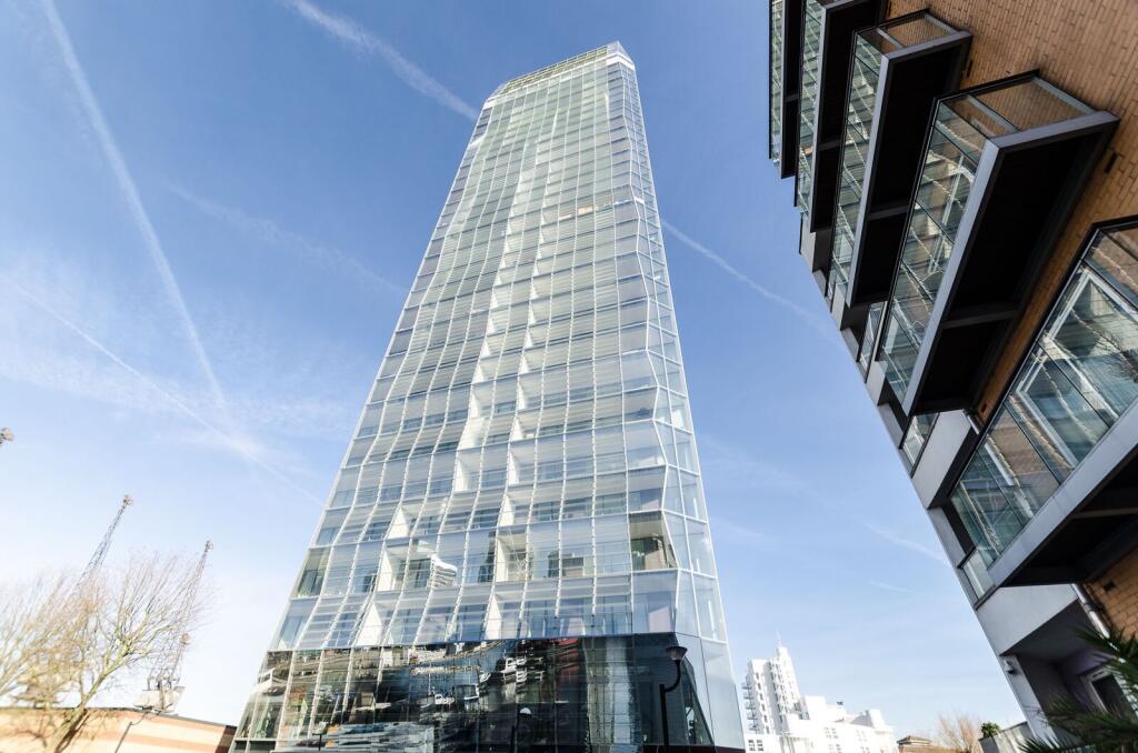 2 bed 1st Floor Flat for rent in Poplar. From Foxtons - Canary Wharf 2 bed 1st Floor Flat for rent in Poplar. From Foxtons - Canary Wharf