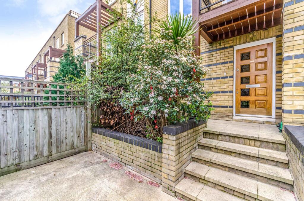 4 bed Detached for rent in Poplar. From Foxtons - Canary Wharf 4 bed Detached for rent in Poplar. From Foxtons - Canary Wharf
