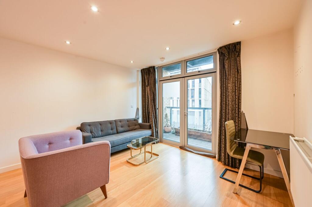 2 bed 1st Floor Flat for rent in London. From Foxtons - Canary Wharf