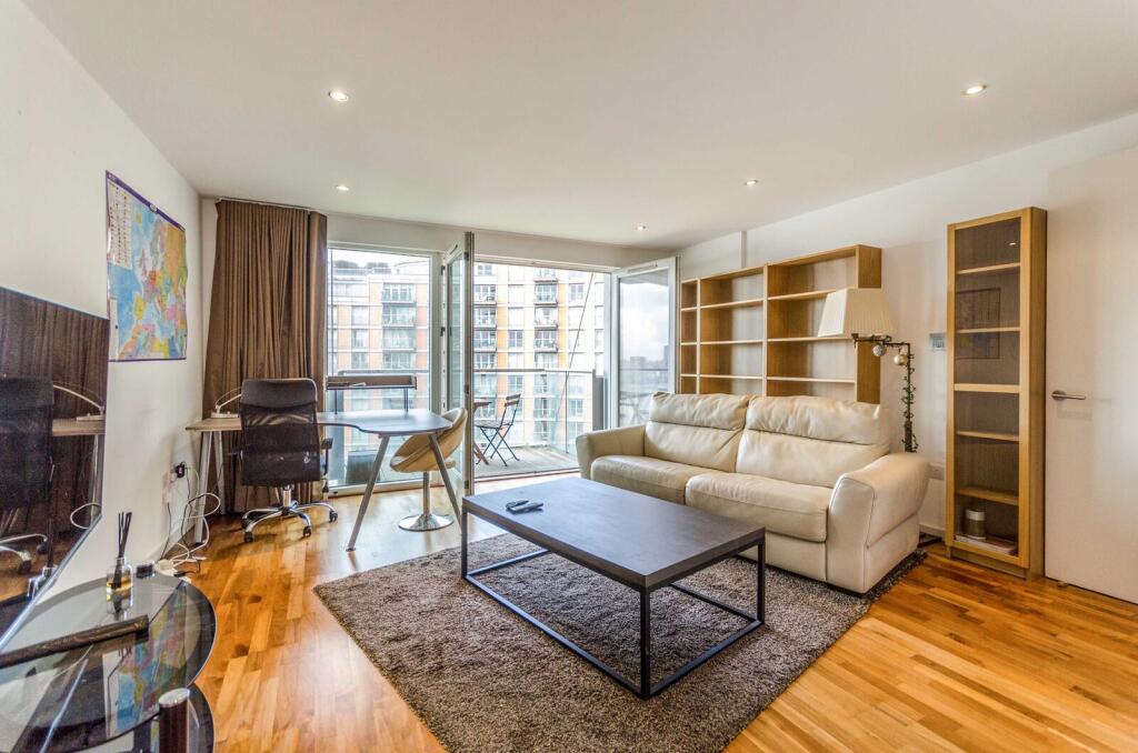 1 bed 1st Floor Flat for rent in Poplar. From Foxtons - Canary Wharf