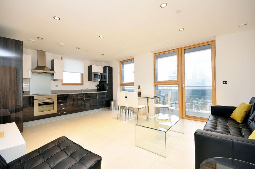 2 bed 1st Floor Flat for rent in Poplar. From Foxtons - Canary Wharf