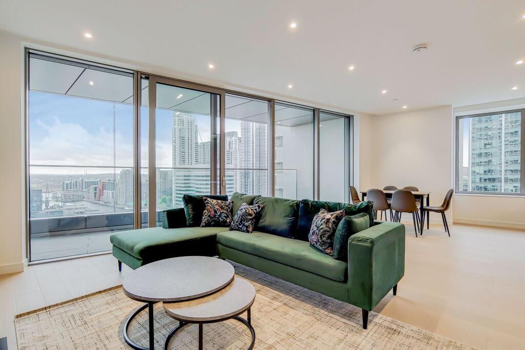 2 bed 1st Floor Flat for rent in Poplar. From Foxtons - Canary Wharf