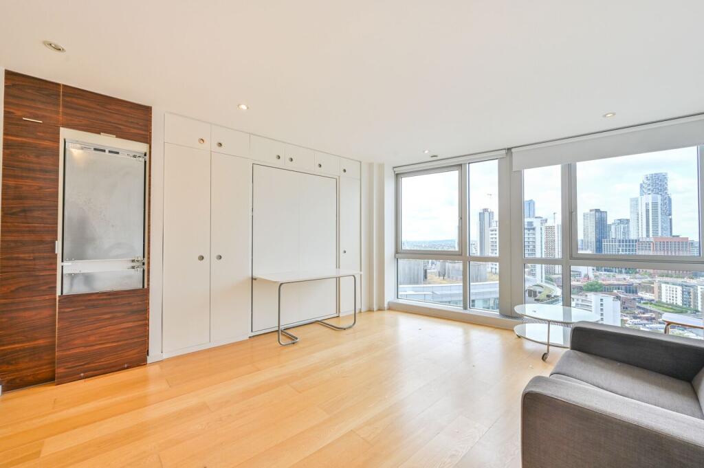 4 bed Studio for rent in London. From Foxtons - Canary Wharf