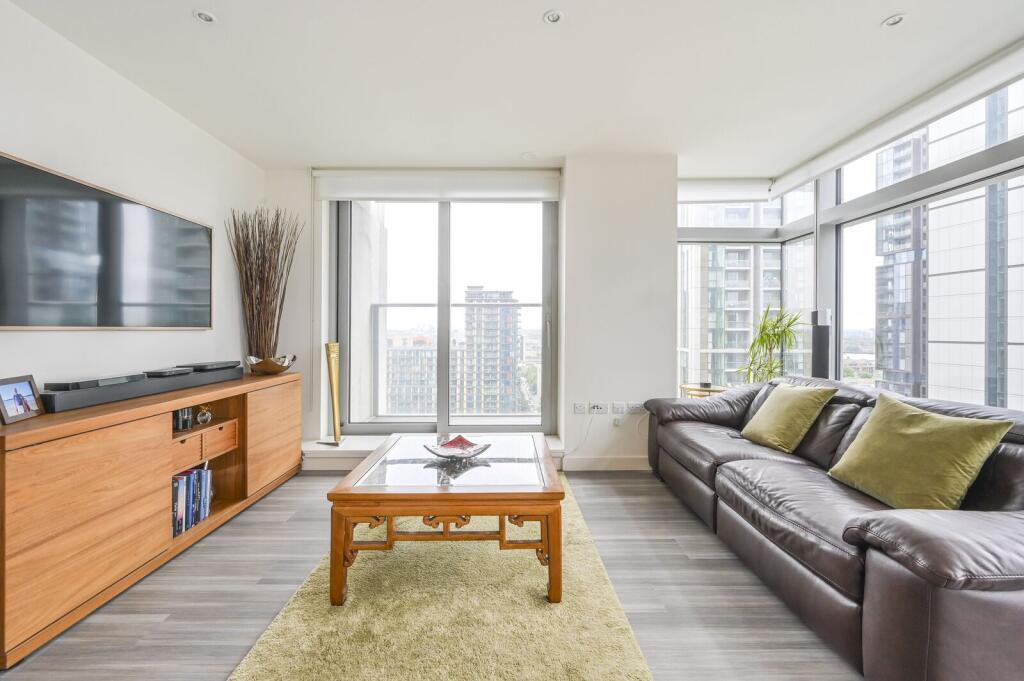 2 bed 1st Floor Flat for rent in London. From Foxtons - Canary Wharf