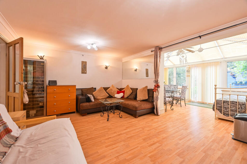 3 bed Detached for rent in London. From Foxtons - Canary Wharf 3 bed Detached for rent in London. From Foxtons - Canary Wharf
