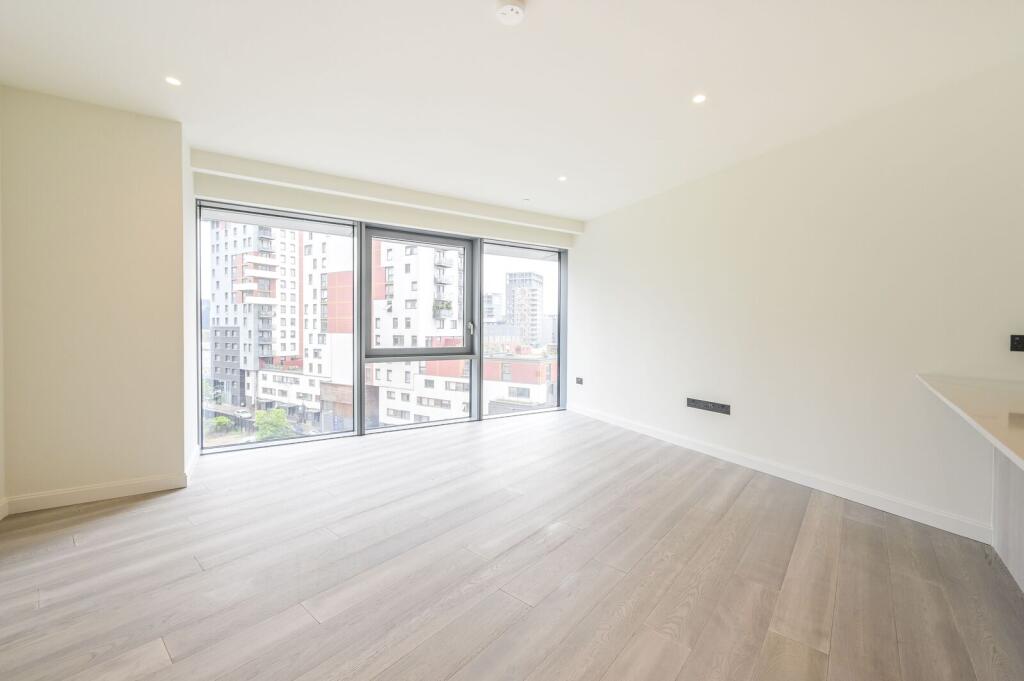2 bed 1st Floor Flat for rent in Poplar. From Foxtons - Canary Wharf 2 bed 1st Floor Flat for rent in Poplar. From Foxtons - Canary Wharf