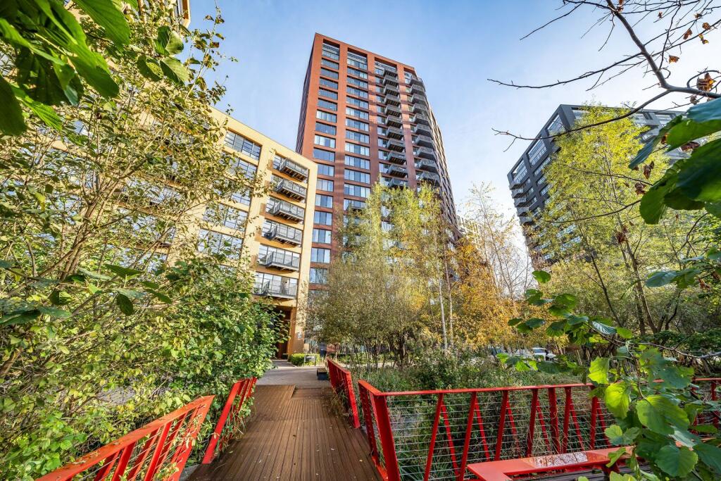 4 bed Studio for rent in Poplar. From Foxtons - Canary Wharf