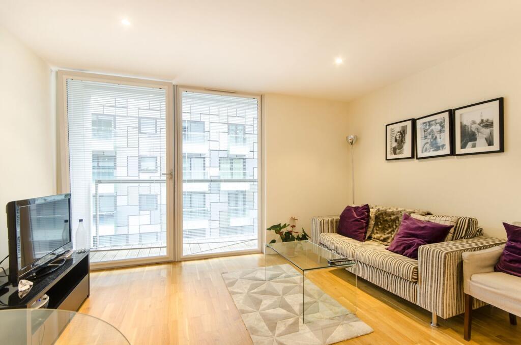 1 bed 1st Floor Flat for rent in London. From Foxtons - Canary Wharf