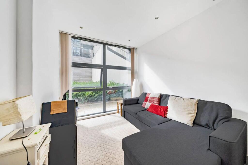 2 bed 1st Floor Flat for rent in London. From Foxtons - Canary Wharf 2 bed 1st Floor Flat for rent in London. From Foxtons - Canary Wharf