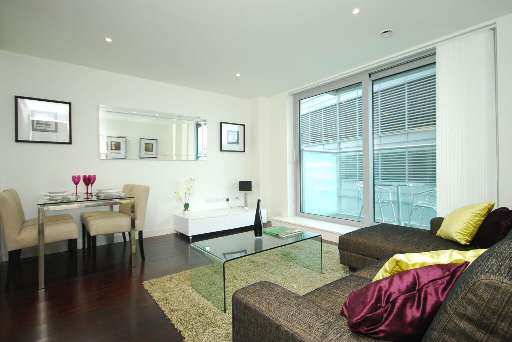 1 bed 1st Floor Flat for rent in London. From Foxtons - Canary Wharf