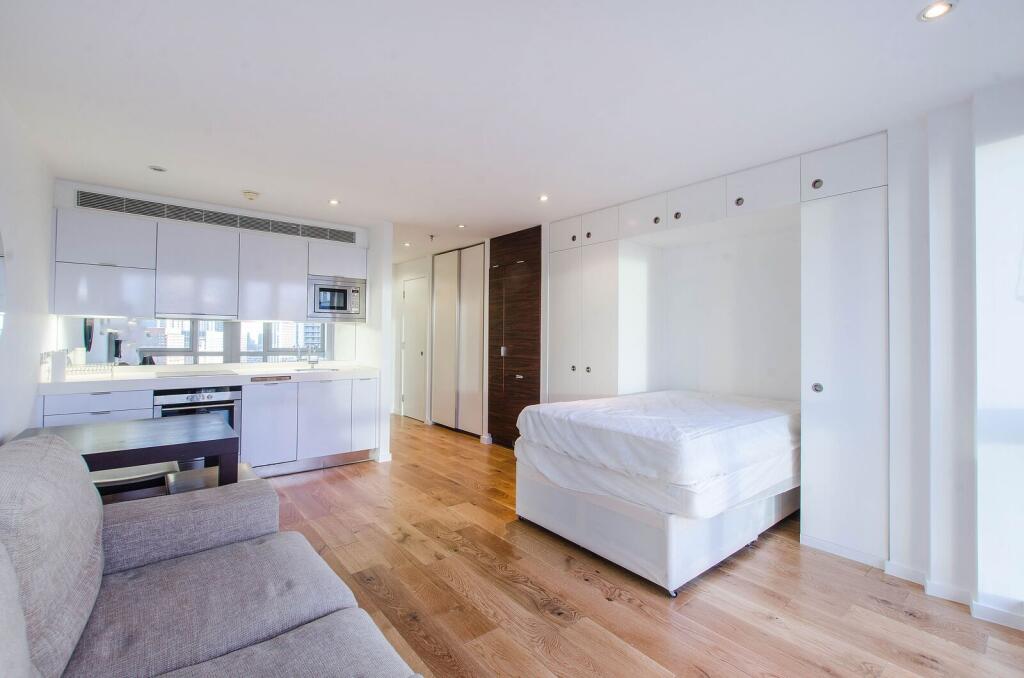 4 bed Studio for rent in London. From Foxtons - Canary Wharf