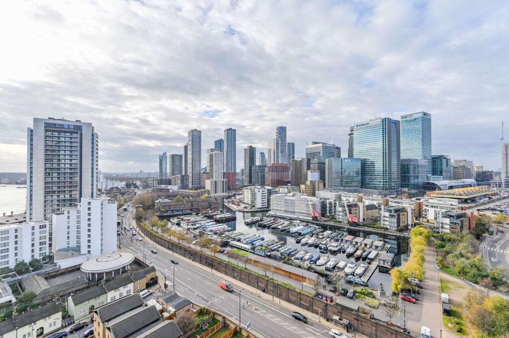 2 bed 1st Floor Flat for rent in London. From Foxtons - Canary Wharf