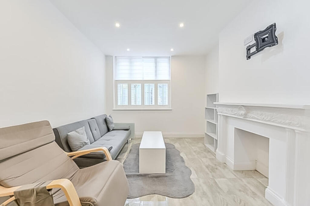1 bed 1st Floor Flat for rent in London. From Foxtons - Canary Wharf